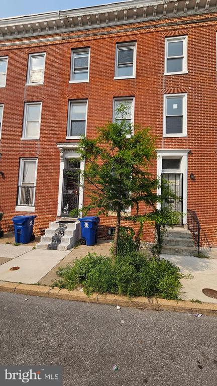 property at 1531 Argyle Ave