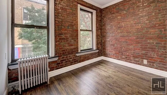BEAUTIFUL 3 BED IN PRIME EAST VILLAGE LOCA in New York, NY - Foto de edificio - Building Photo