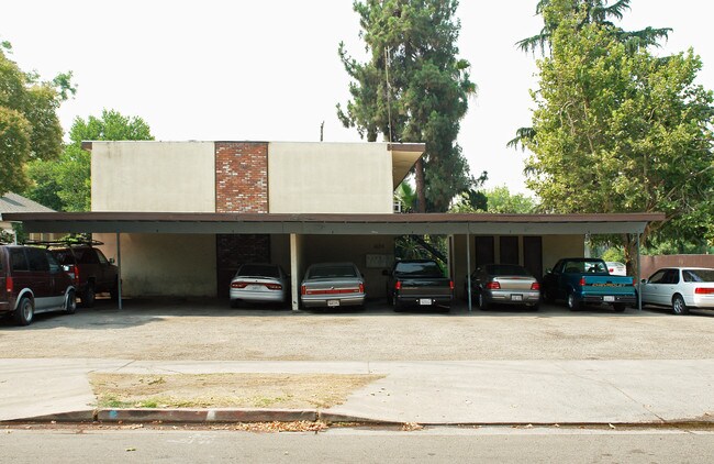 2030 N Calaveras Ave in Fresno, CA - Building Photo - Building Photo