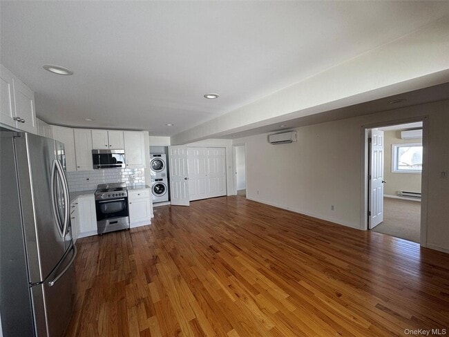 505 S Main St in Freeport, NY - Foto de edificio - Building Photo