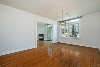 101 Sheldrake Pl in Mamaroneck, NY - Building Photo - Building Photo