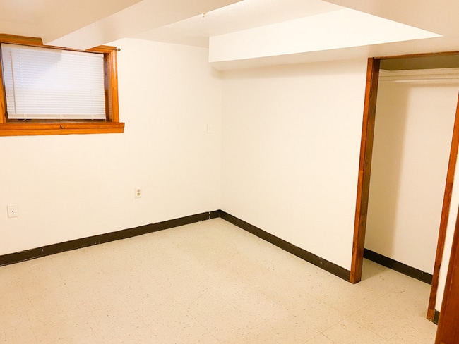 3934 N Christiana Ave, Unit basement in Chicago, IL - Building Photo - Building Photo