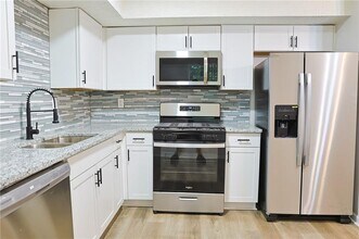 4411 Flakes Mill Rd in Ellenwood, GA - Building Photo - Building Photo