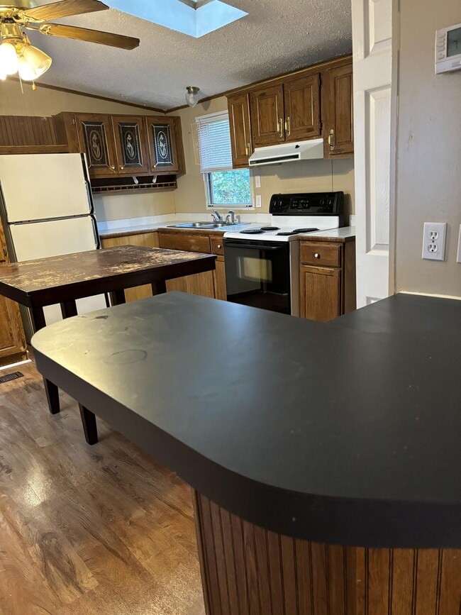 213 Cherry Tree Dr in Asheville, NC - Building Photo - Building Photo