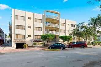 1165 Marseille Dr in Miami Beach, FL - Building Photo - Building Photo