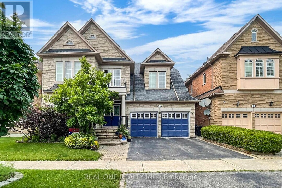 75 Green Meadows Cir in Toronto, ON - Building Photo