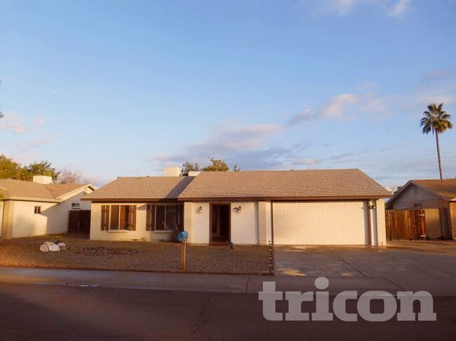 property at 1128 W Hermosa Dr