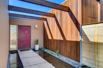 3066 Nile St in San Diego, CA - Foto de edificio - Building Photo