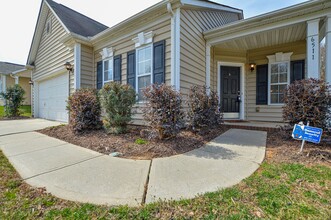 6511 Falls Lake Dr in Charlotte, NC - Building Photo - Building Photo