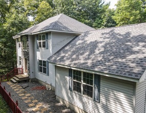 5000 Reservoir Rd in East Stroudsburg, PA - Foto de edificio - Building Photo