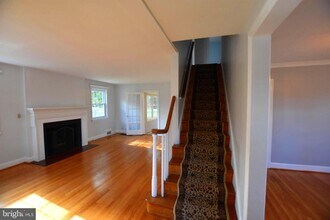 10118 Cedar Ln in Kensington, MD - Building Photo - Building Photo