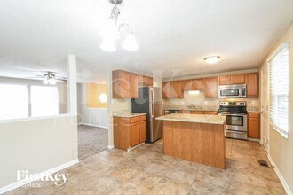 639 Shady Creek Ct in Greenwood, IN - Building Photo - Building Photo