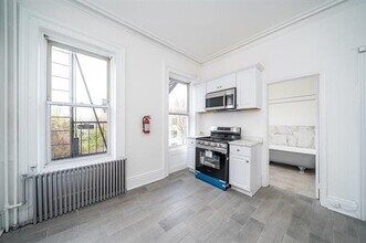 289 Forrest St in Jersey City, NJ - Building Photo - Building Photo