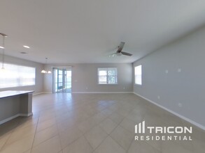 11124 Abaco Island Ave in Riverview, FL - Building Photo - Building Photo