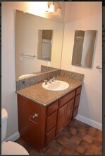 7680 Monterey Rd in Gilroy, CA - Building Photo - Building Photo