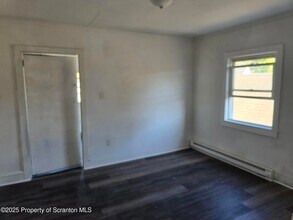 536 Alder St, Unit 2 in Scranton, PA - Foto de edificio - Building Photo