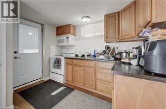 31 Weichel St in Kitchener, ON - Building Photo - Building Photo