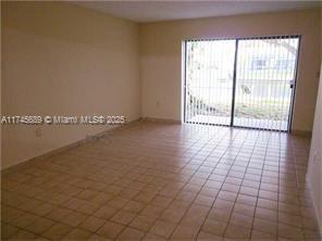 9476 Palm Cir S in Pembroke Pines, FL - Building Photo - Building Photo