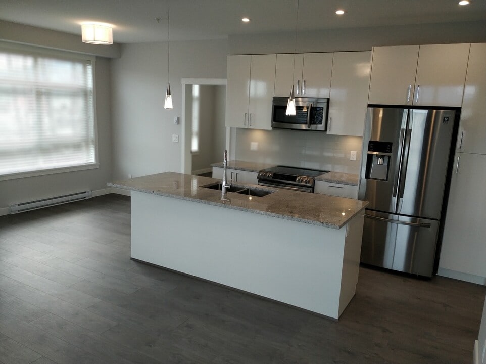 45562 Airport Rd in Chilliwack, BC - Building Photo