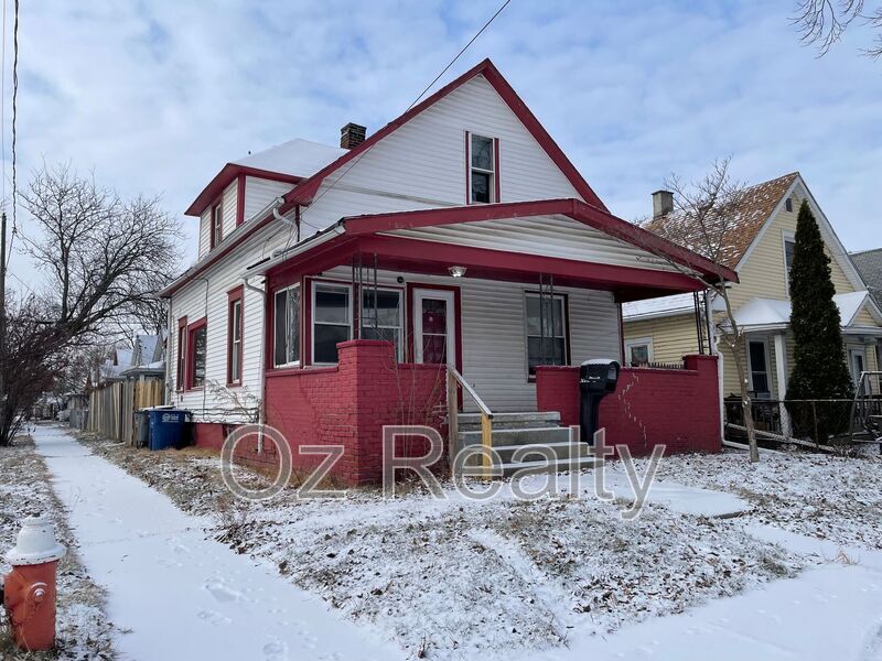 526 Paine Ave in Toledo, OH - Building Photo