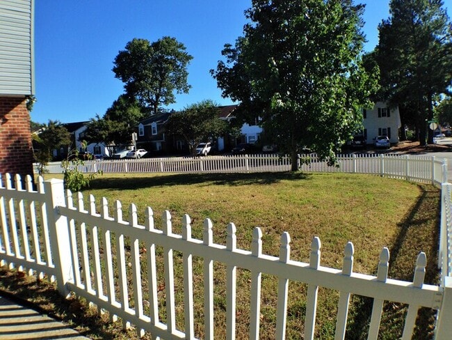 2259 Sedgewick Dr in Virginia Beach, VA - Building Photo - Building Photo