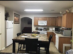 20711 Sycamore Wood Dr in Houston, TX - Building Photo - Building Photo