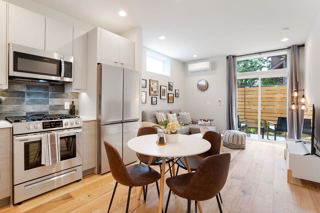 4424 Burke Ave N in Seattle, WA - Foto de edificio