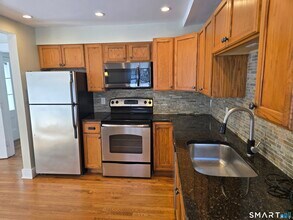 623 Elm St in Monroe, CT - Building Photo - Building Photo