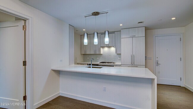 15 Morris Ave in Long Branch, NJ - Building Photo - Building Photo