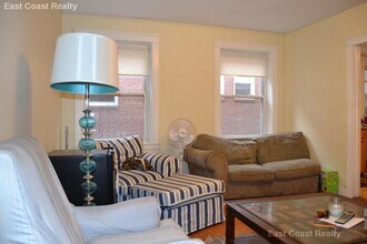 90 Cypress St, Unit 5 in Brookline, MA - Building Photo - Building Photo