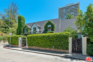 1151 Sunset Vale Ave. in Los Angeles, CA - Building Photo - Building Photo