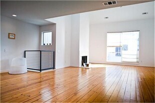 3805 San Jacinto St in Dallas, TX - Building Photo