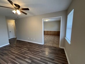 422 McCullars Ln in Oxford, AL - Foto de edificio - Building Photo