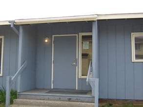 Little Dipper Apartments in Fairbanks, AK - Foto de edificio - Building Photo