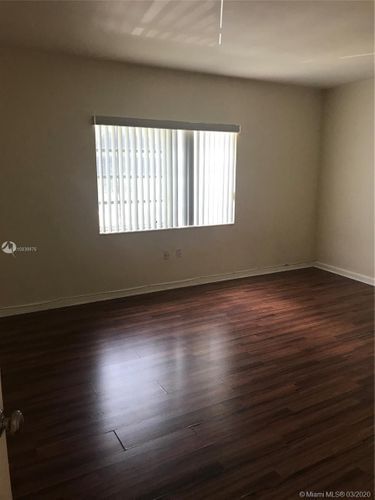 60 Park Dr in Bal Harbour, FL - Foto de edificio