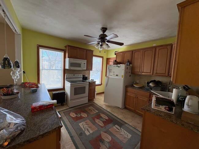 7 Englewood Ave, Unit 2 in Worcester, MA - Foto de edificio - Building Photo