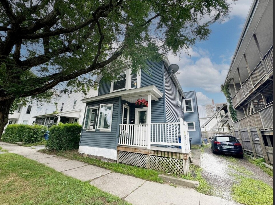 7 Monroe St in Burlington, VT - Foto de edificio