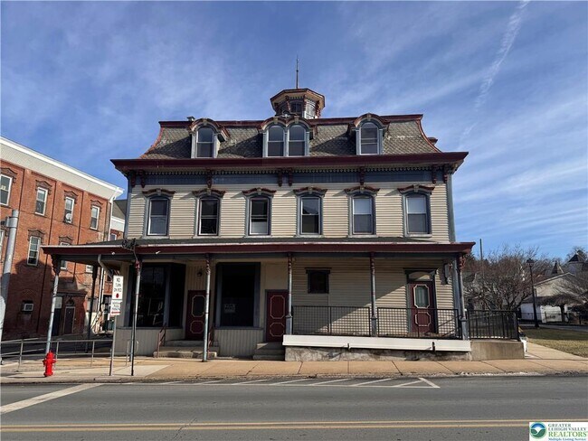 701 Main St in Slatington, PA - Building Photo - Building Photo
