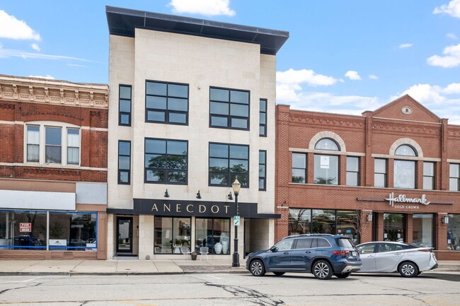 property at 8 W Burlington Ave