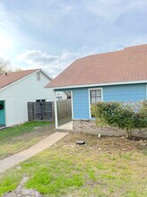 12402 Alderbrook Dr in Austin, TX - Building Photo - Building Photo