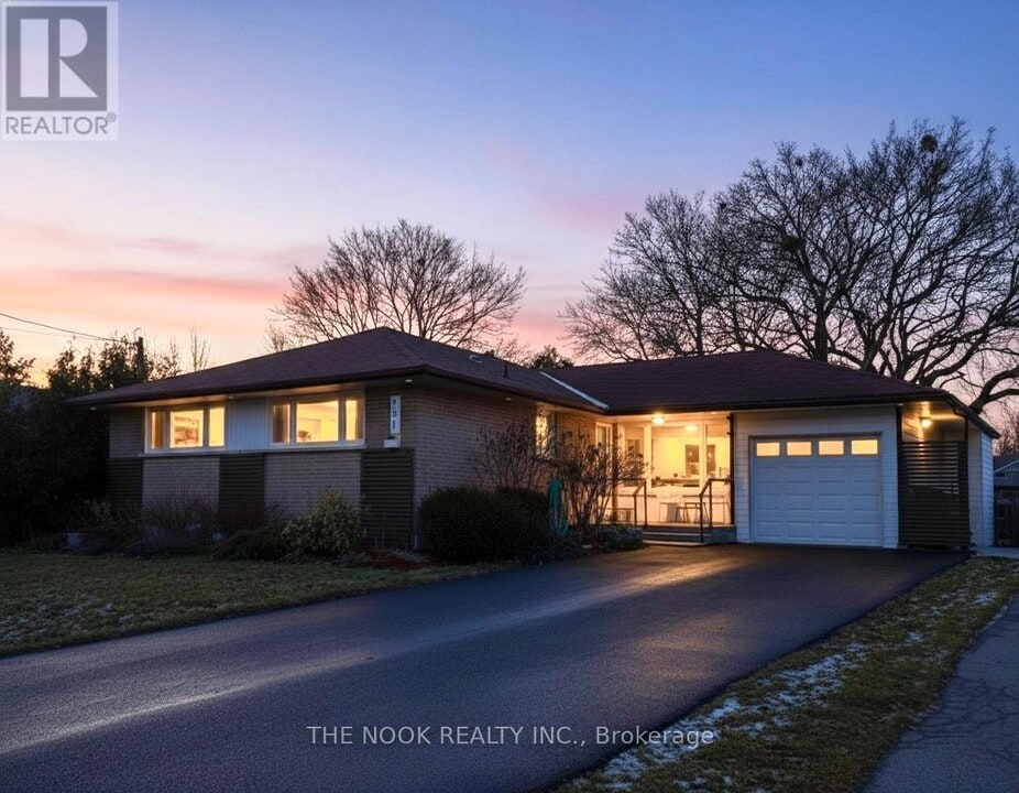 751 Glengrove St in Oshawa, ON - Building Photo