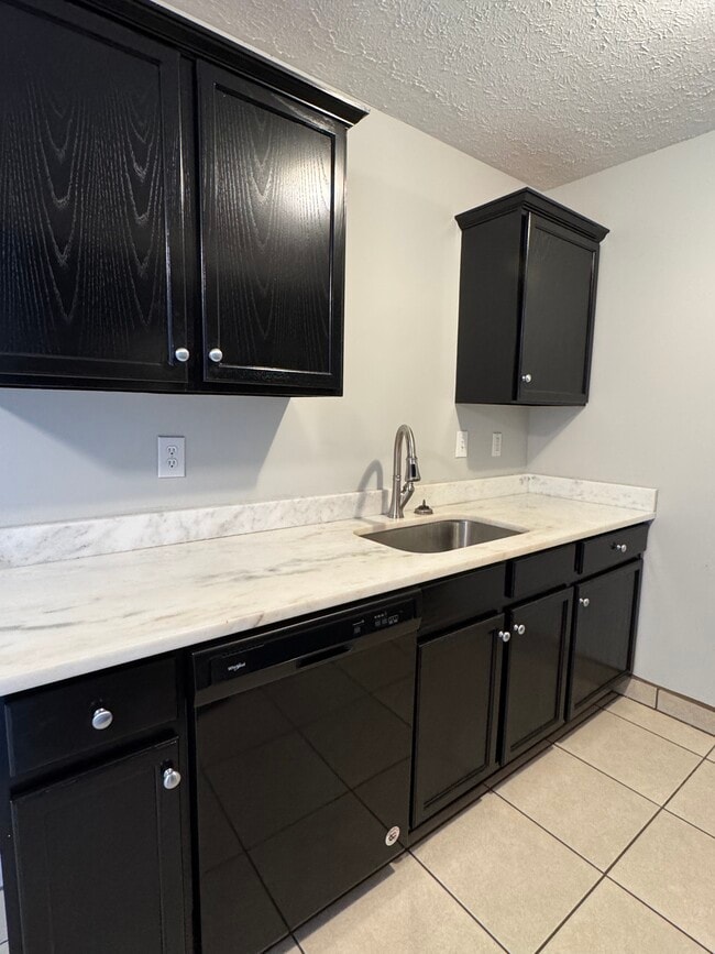Woodfield Apartment Homes in La Grange, KY - Building Photo - Building Photo