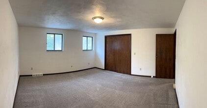 96 Locust Ridge Dr in Pittsburgh, PA - Building Photo - Building Photo