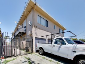 1311 97th Ave in Oakland, CA - Foto de edificio - Building Photo