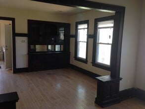 2625 N Oakland Ave in Milwaukee, WI - Building Photo - Building Photo