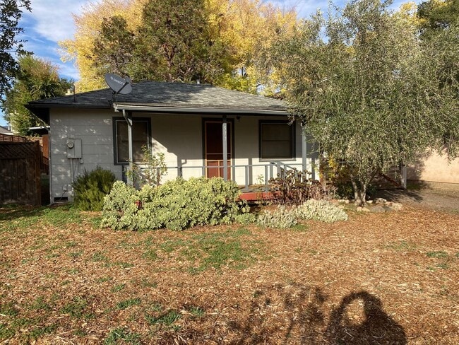 577 Curtin Ln in Sonoma, CA - Foto de edificio - Building Photo