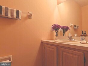 38 Elkington Dr in Mount Laurel, NJ - Building Photo - Building Photo