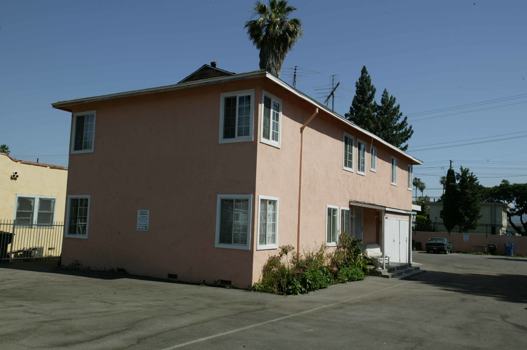 14752 Erwin St in Van Nuys, CA - Building Photo