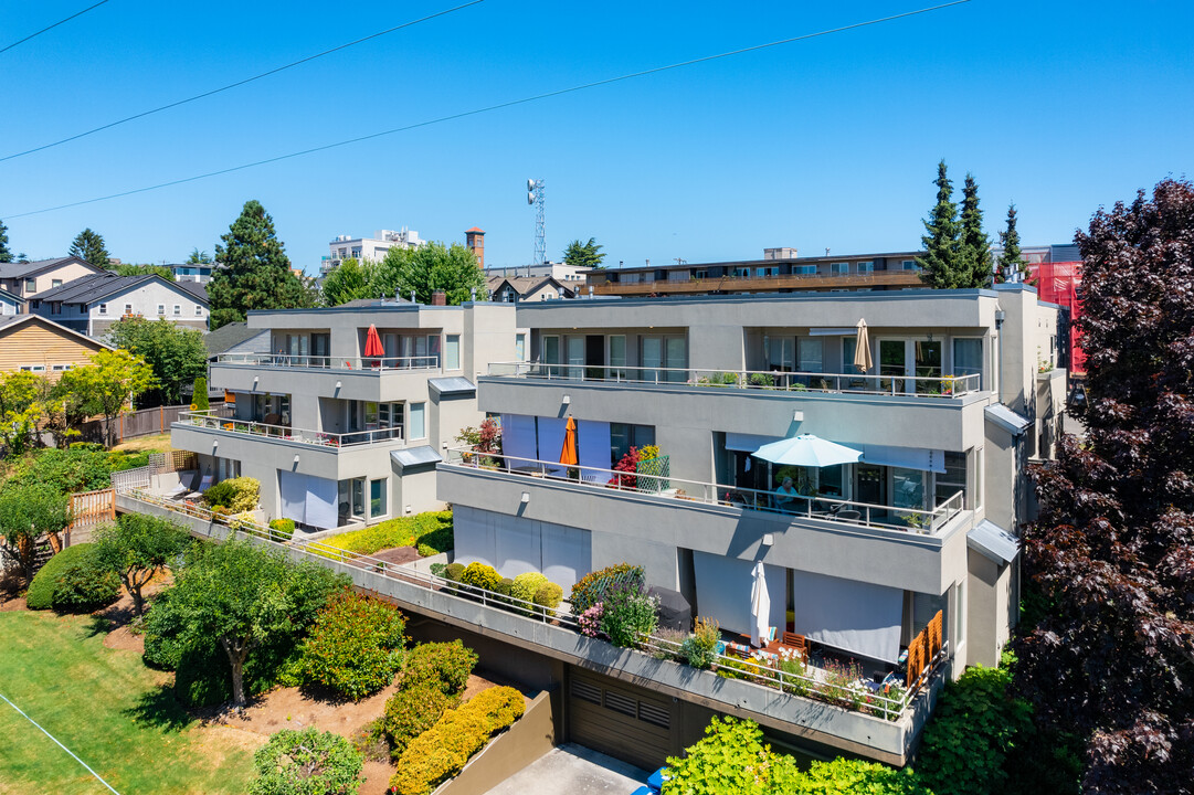 MARINE VISTA in Seattle, WA - Building Photo