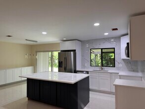 5325 Havasu Ct in Greenacres, FL - Building Photo - Building Photo